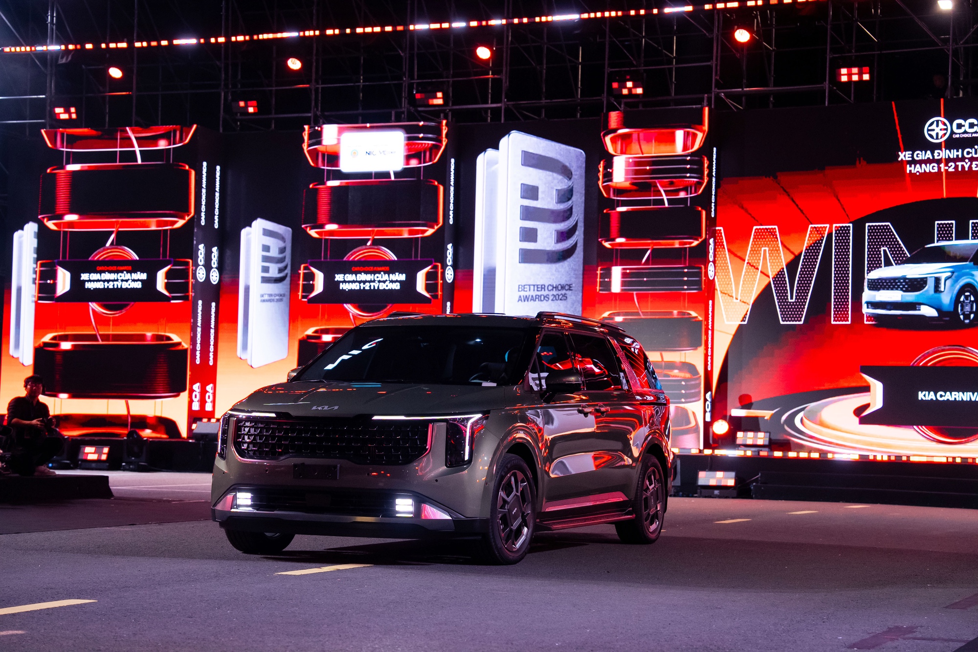 Chùm ảnh và khoảnh khắc mong chờ nhất lúc này tại CCA25: 13 giải, màn carwalk ấn tượng và hơn thế nữa- Ảnh 5.