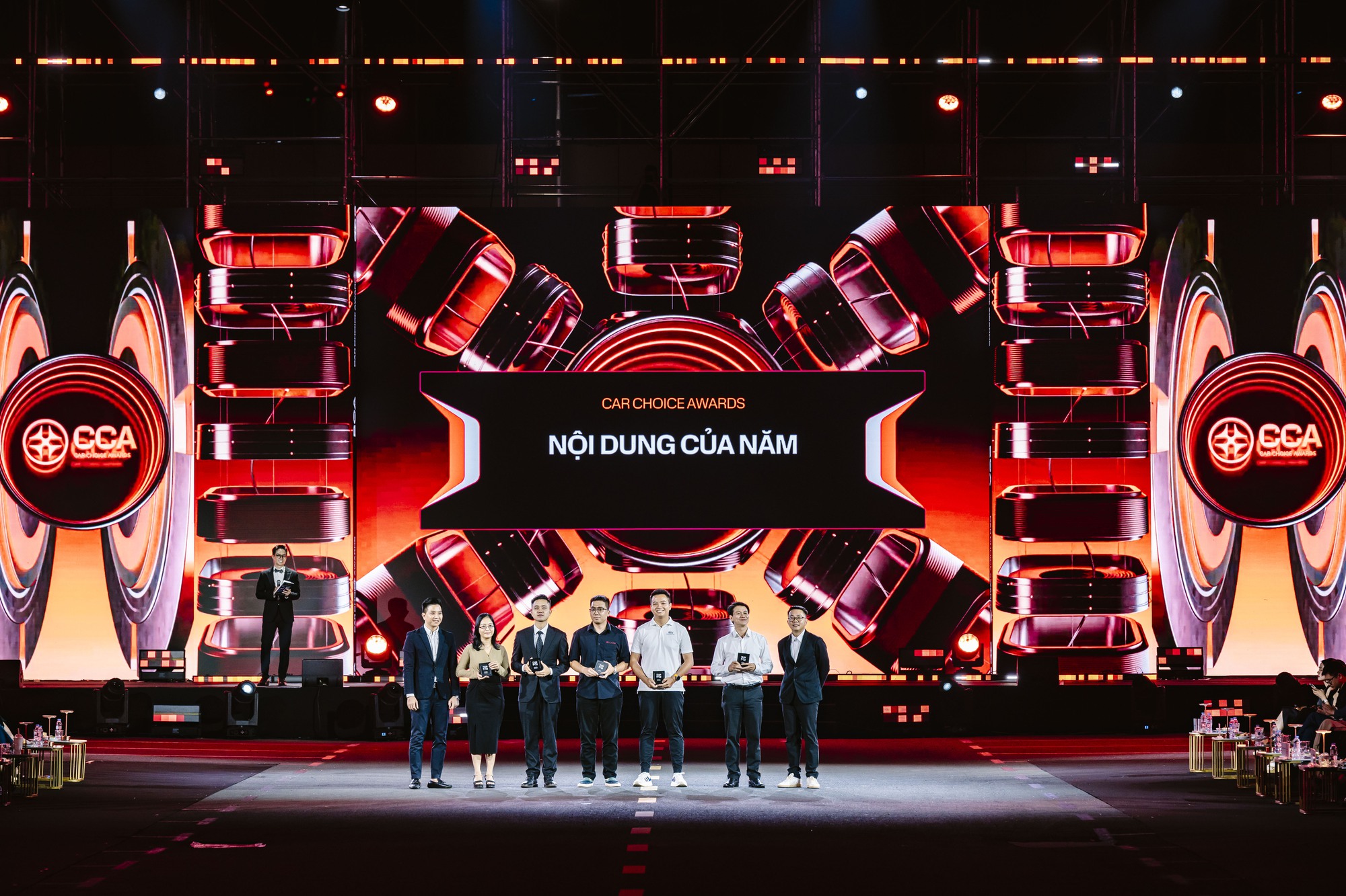 Chùm ảnh và khoảnh khắc mong chờ nhất lúc này tại CCA25: 13 giải, màn carwalk ấn tượng và hơn thế nữa- Ảnh 20.