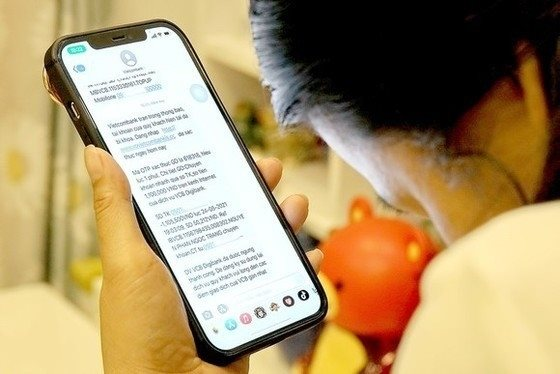 Tài khoản ngân hàng bất ngờ chuyển khoản 163 triệu đồng, người phụ nữ ở Hà Nội báo công an- Ảnh 1. Tài khoản ngân hàng bất ngờ chuyển khoản 163 triệu đồng, người phụ nữ ở Hà Nội báo công an- Ảnh 1.