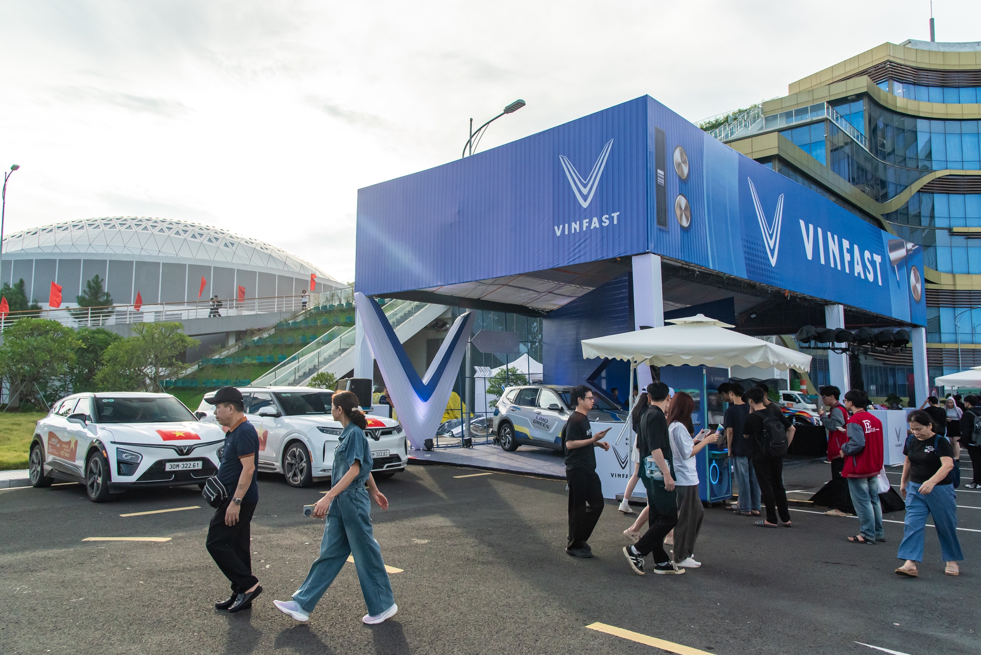 Chùm ảnh và khoảnh khắc mong chờ nhất lúc này tại CCA25: 13 giải, màn carwalk ấn tượng và hơn thế nữa- Ảnh 22.