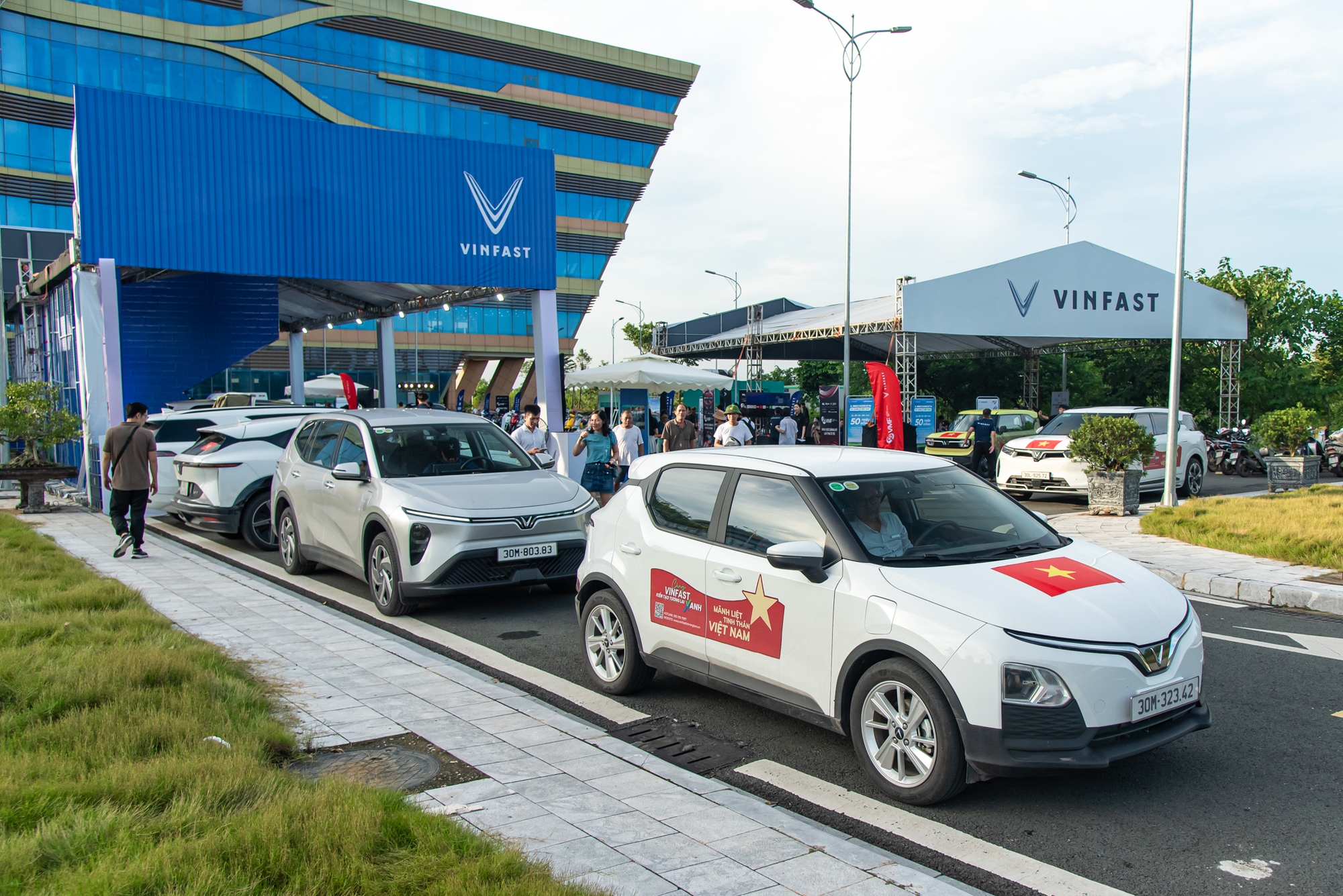 Chùm ảnh và khoảnh khắc mong chờ nhất lúc này tại CCA25: 13 giải, màn carwalk ấn tượng và hơn thế nữa- Ảnh 24.