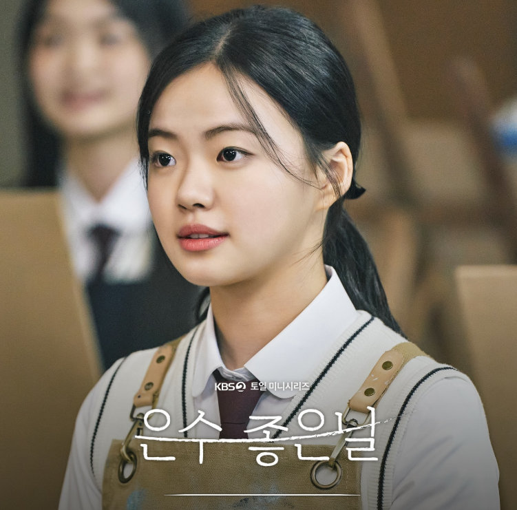 Ghét ai hãy rủ người đó xem phim Hàn này: Nữ chính nhìn như dì của dàn cast, không có dở nhất chỉ có dở hơn- Ảnh 5.