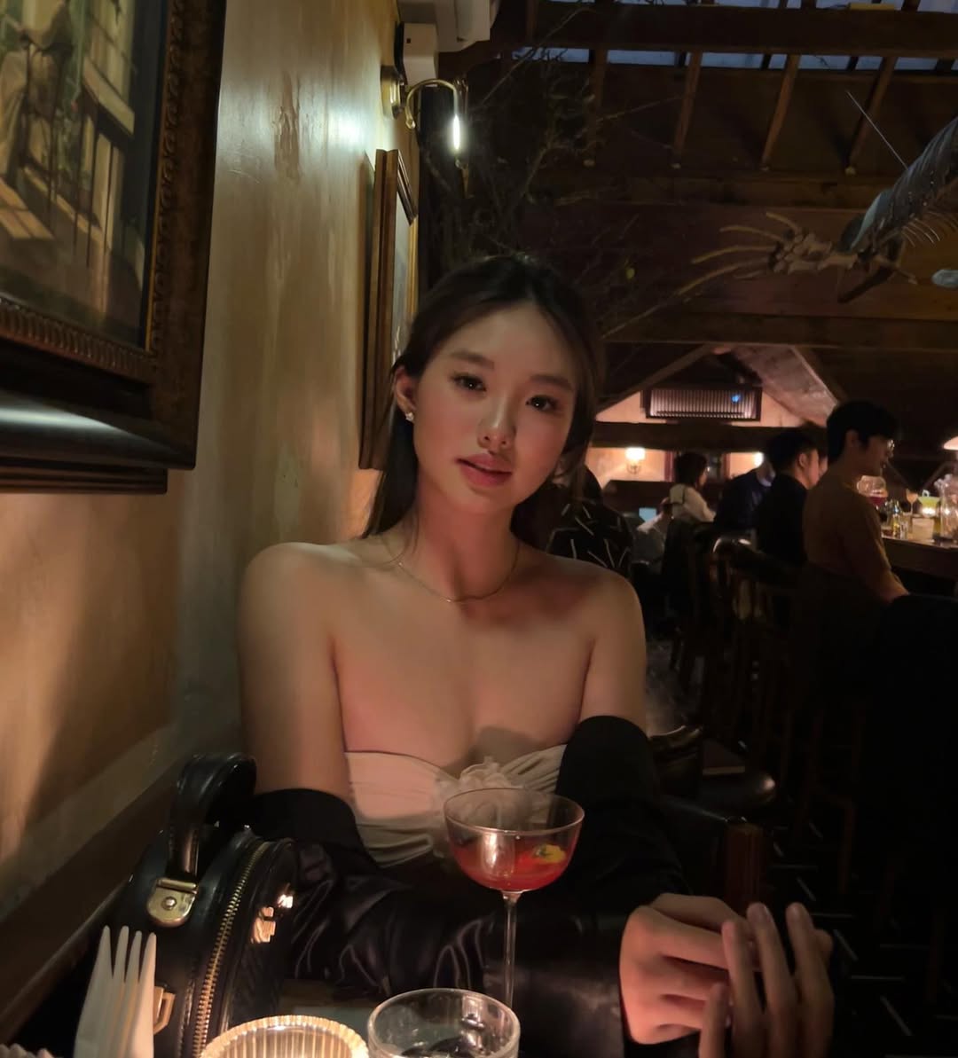 Ái nữ hoa khôi bóng chuyền Kim Huệ xinh quá!- Ảnh 6. Ái nữ hoa khôi bóng chuyền Kim Huệ xinh quá!- Ảnh 6.