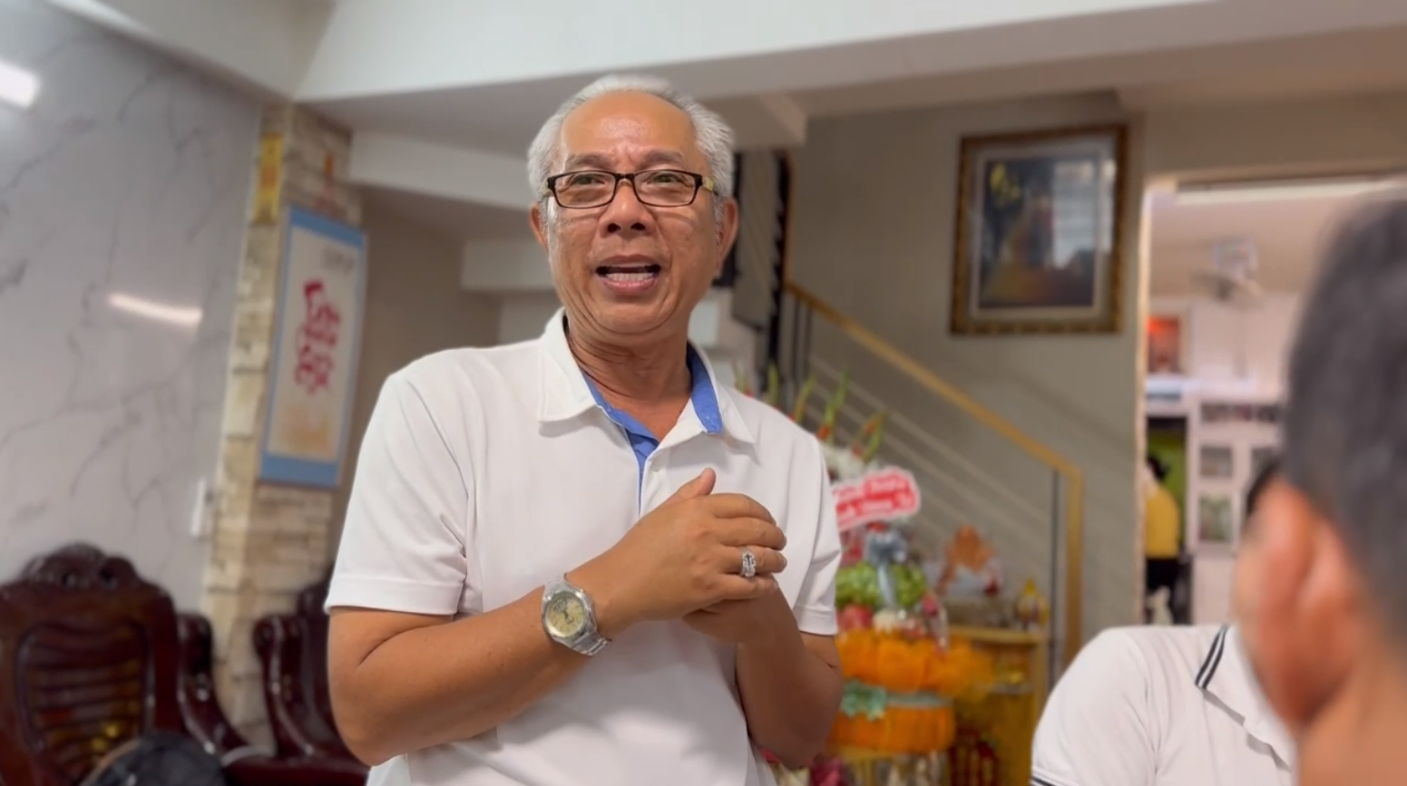 Bàn thờ Tổ đặc biệt của NSƯT Bạch Long và lời nhắn 