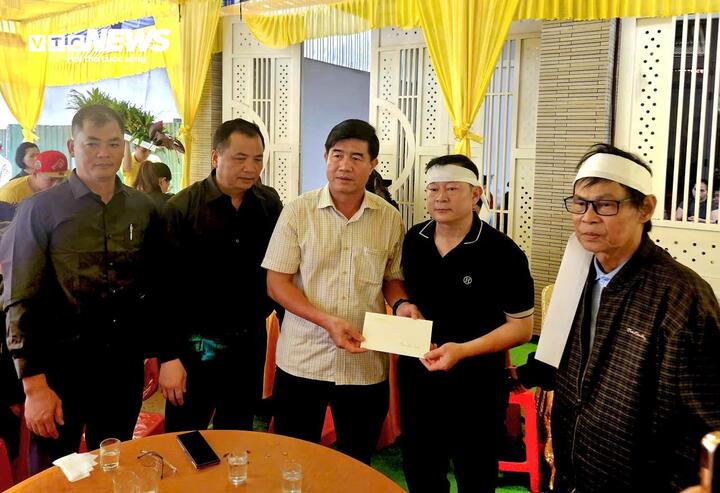 Mẹ Chủ tịch xã ở Đắk Lắk bị ô tô tông chết nghẹn ngào trong tang lễ con trai- Ảnh 3.