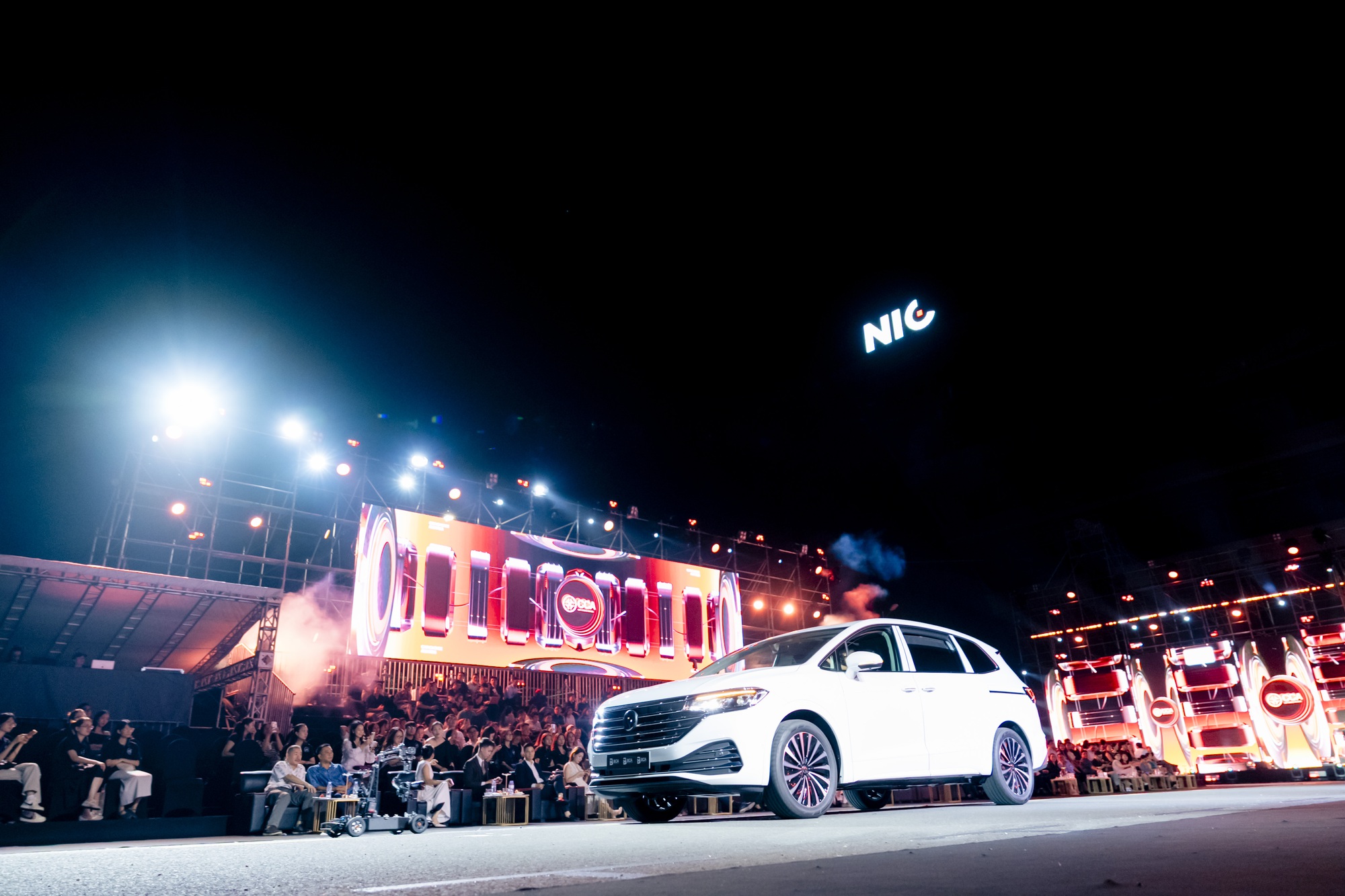 Chùm ảnh và khoảnh khắc mong chờ nhất lúc này tại CCA25: 13 giải, màn carwalk ấn tượng và hơn thế nữa- Ảnh 8.