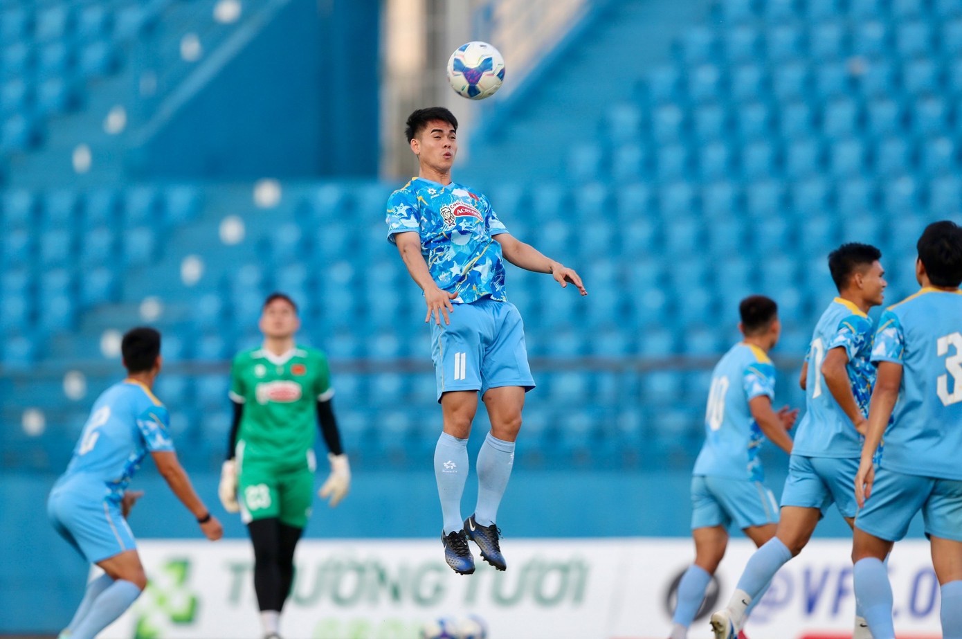Ba cầu thủ phải tập riêng trong buổi tập đầu tiên của tuyển Việt Nam- Ảnh 8.