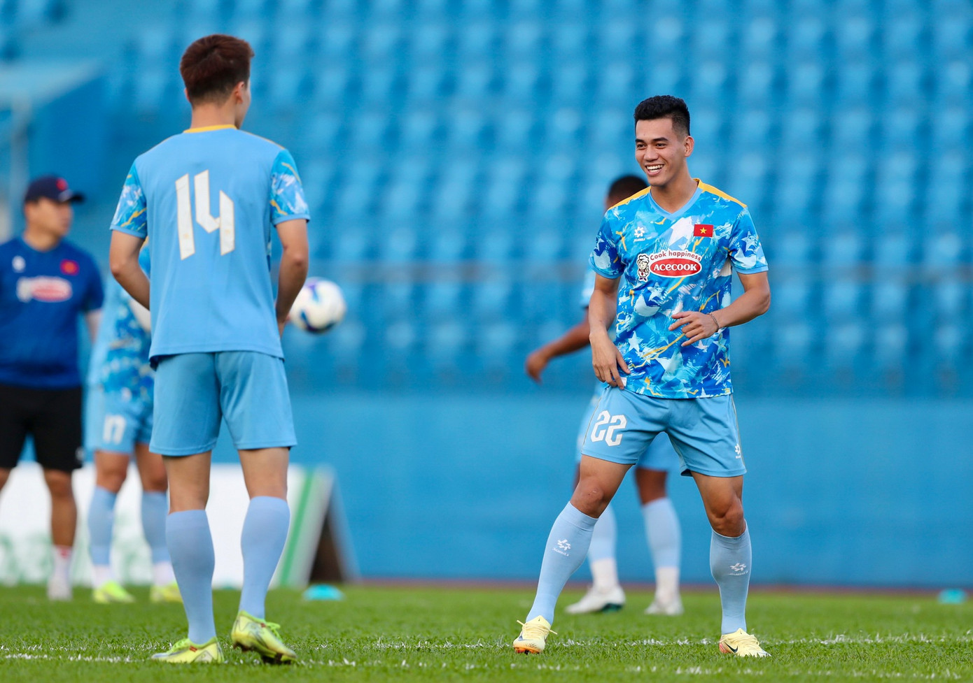 Ba cầu thủ phải tập riêng trong buổi tập đầu tiên của tuyển Việt Nam- Ảnh 5.