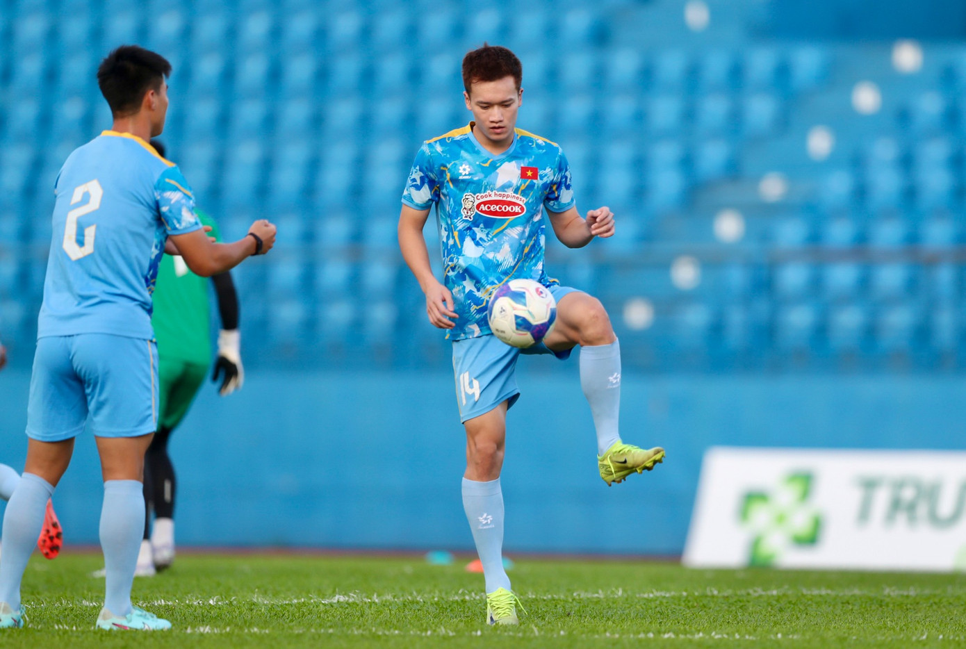 Ba cầu thủ phải tập riêng trong buổi tập đầu tiên của tuyển Việt Nam- Ảnh 3.