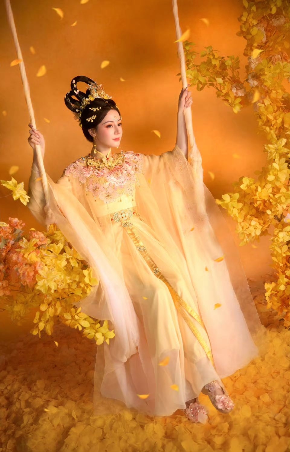 Ngàn vạn mỹ nhân đều thua chị Hằng đẹp nhất Trung Thu 2025: Tiên khí đầy người ngắm mà mê, không phân biệt nổi thật hay mơ- Ảnh 2. Ngàn vạn mỹ nhân đều thua chị Hằng đẹp nhất Trung Thu 2025: Tiên khí đầy người ngắm mà mê, không phân biệt nổi thật hay mơ- Ảnh 2.