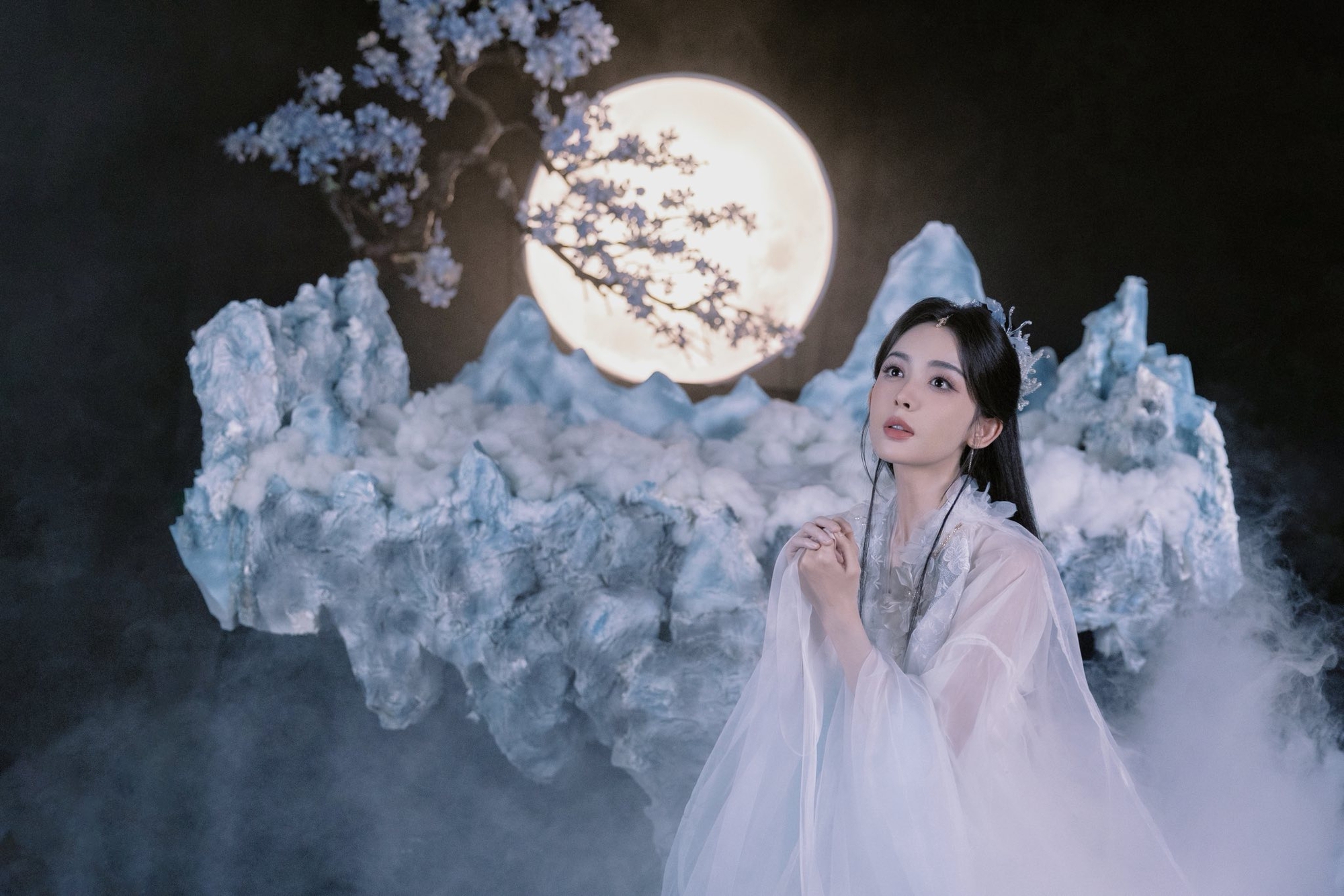 Hằng Nga trên cung trăng xuống nhân gian làm gì thế này: Nhan sắc hơn cả vô thực, ngắm xong cả đời chẳng muốn yêu ai- Ảnh 11.