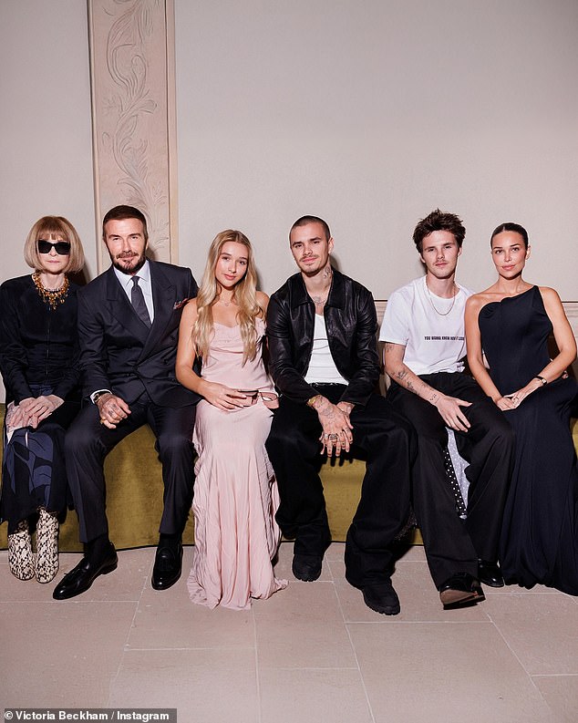 Bạn gái Cruz Beckham đáp trả cực mượt khi bị chế giễu yêu Bạn gái Cruz Beckham đáp trả cực mượt khi bị chế giễu yêu