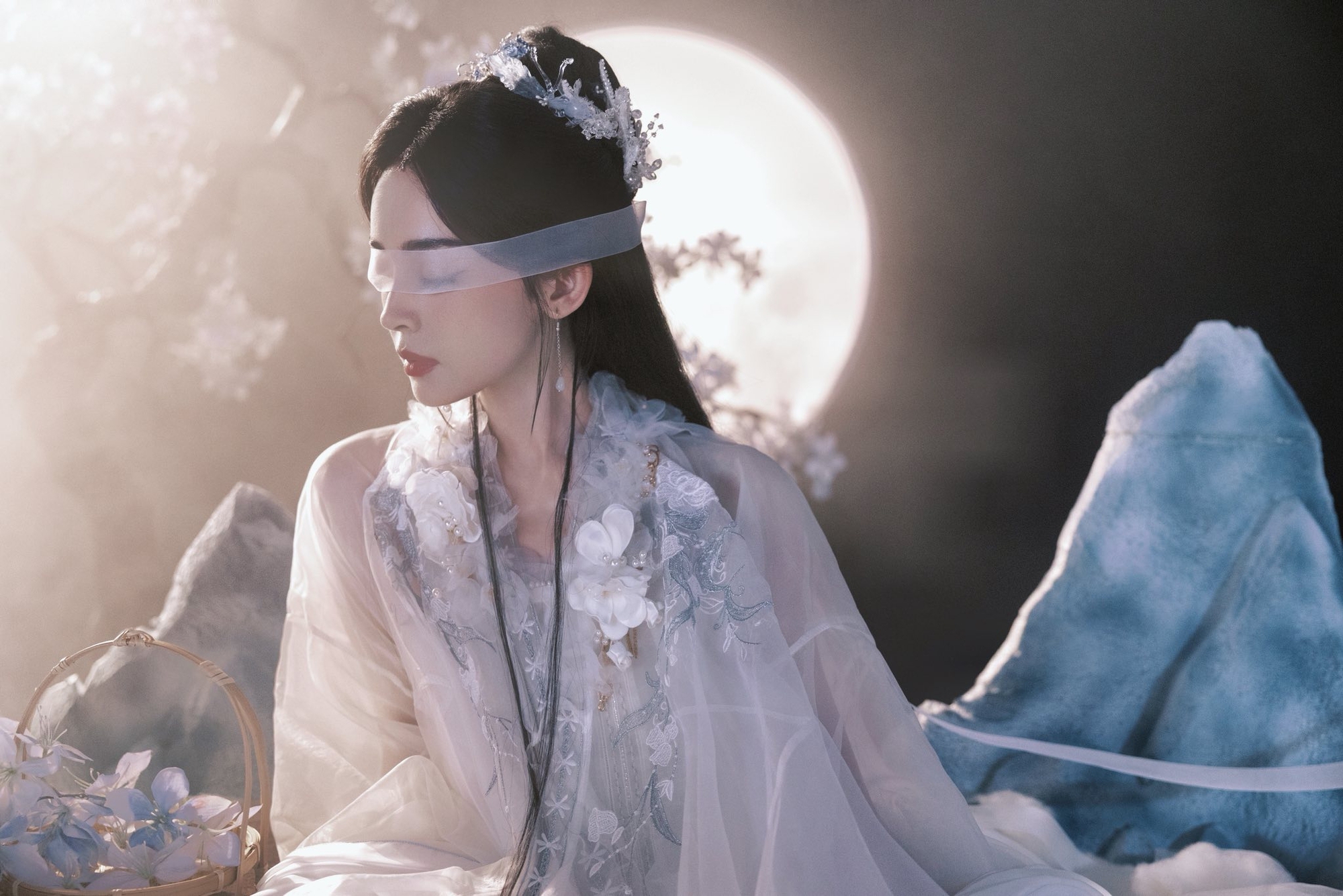 Hằng Nga trên cung trăng xuống nhân gian làm gì thế này: Nhan sắc hơn cả vô thực, ngắm xong cả đời chẳng muốn yêu ai- Ảnh 19.