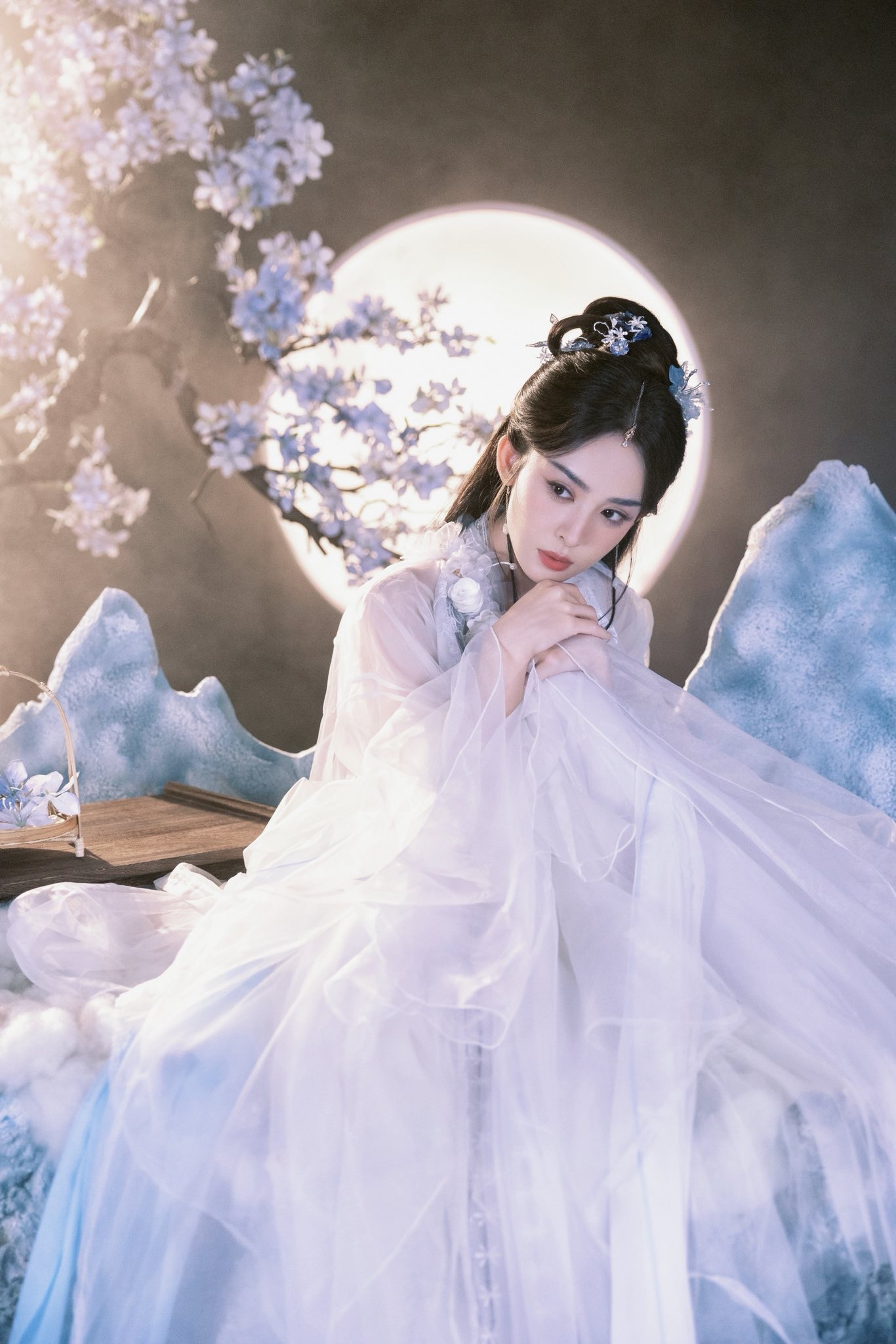 Hằng Nga trên cung trăng xuống nhân gian làm gì thế này: Nhan sắc hơn cả vô thực, ngắm xong cả đời chẳng muốn yêu ai- Ảnh 8.