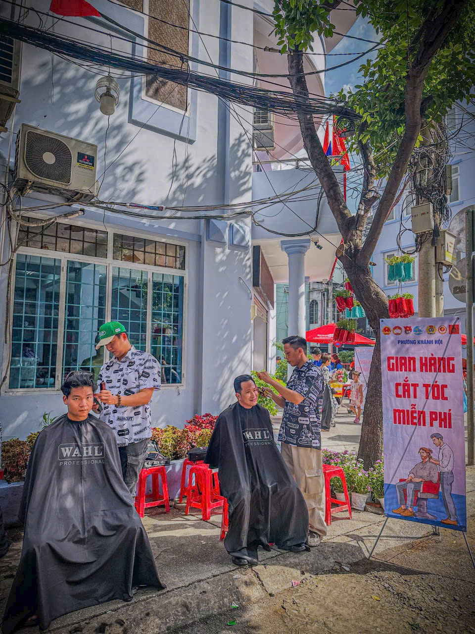 Anh thợ t&oacute;c qu&ecirc; Đồng Nai bị ch&ecirc; &ldquo;cắt 2.000 đồng l&agrave;m m&agrave;u&rdquo; giờ đ&atilde; vươn m&igrave;nh ra thế giới- Ảnh 3.