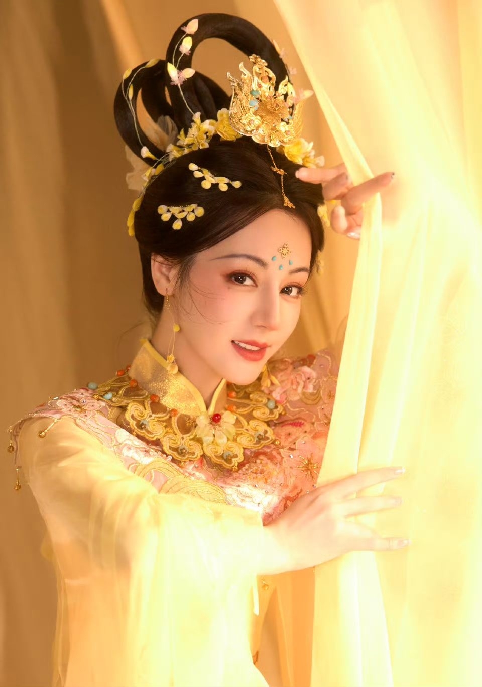 Ngàn vạn mỹ nhân đều thua chị Hằng đẹp nhất Trung Thu 2025: Tiên khí đầy người ngắm mà mê, không phân biệt nổi thật hay mơ- Ảnh 11. Ngàn vạn mỹ nhân đều thua chị Hằng đẹp nhất Trung Thu 2025: Tiên khí đầy người ngắm mà mê, không phân biệt nổi thật hay mơ- Ảnh 11.