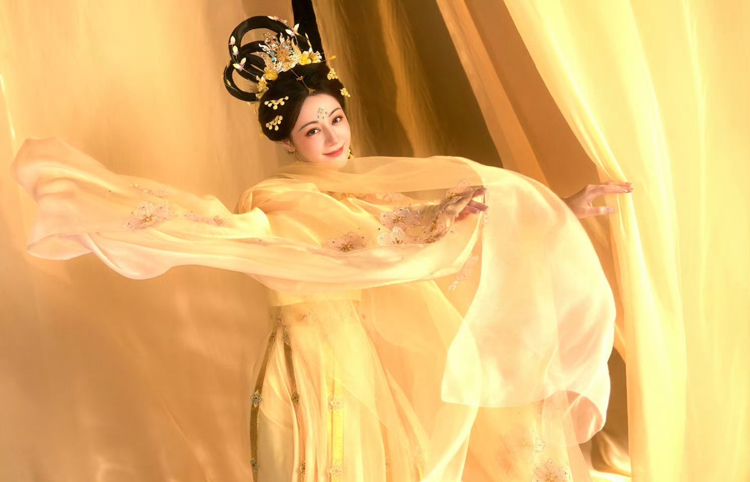 Ngàn vạn mỹ nhân đều thua chị Hằng đẹp nhất Trung Thu 2025: Tiên khí đầy người ngắm mà mê, không phân biệt nổi thật hay mơ- Ảnh 1. Ngàn vạn mỹ nhân đều thua chị Hằng đẹp nhất Trung Thu 2025: Tiên khí đầy người ngắm mà mê, không phân biệt nổi thật hay mơ- Ảnh 1.