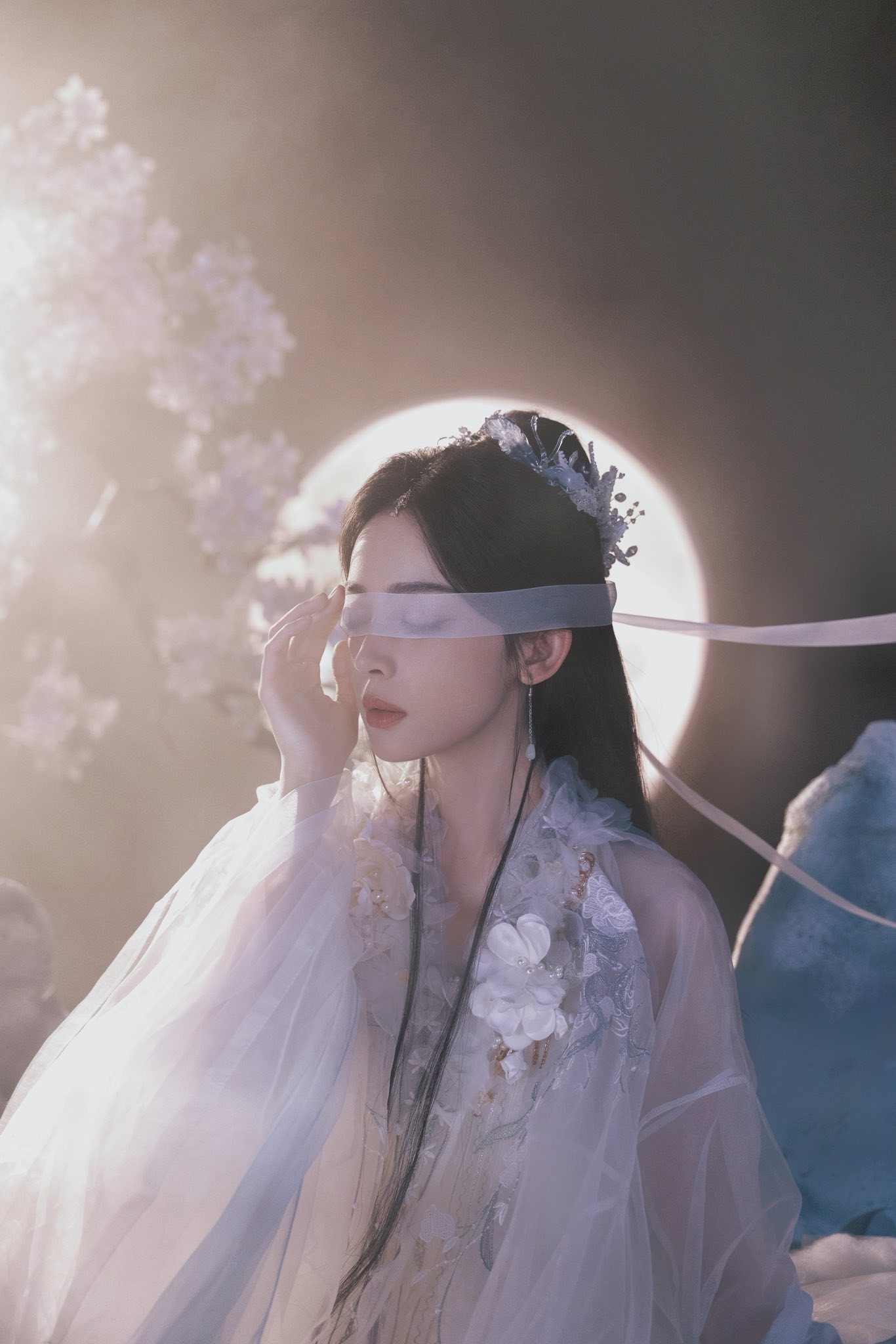 Hằng Nga trên cung trăng xuống nhân gian làm gì thế này: Nhan sắc hơn cả vô thực, ngắm xong cả đời chẳng muốn yêu ai- Ảnh 12.