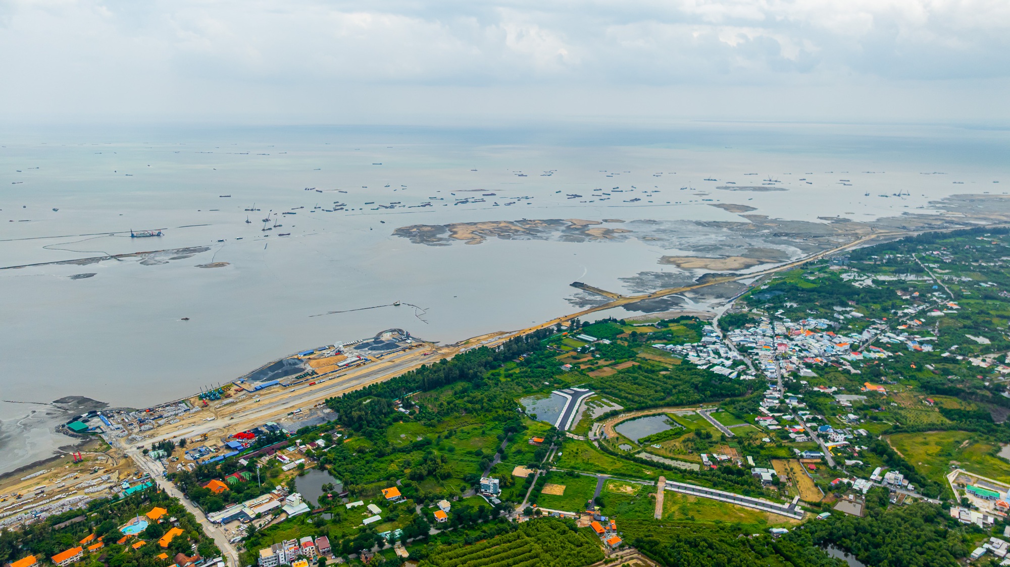 Toàn cảnh khu vực sẽ xây nhà hát lớn nhất Đông Nam Á, công viên dài 4 km, dự kiến đón 6 triệu lượt khách/năm - Ảnh 5.