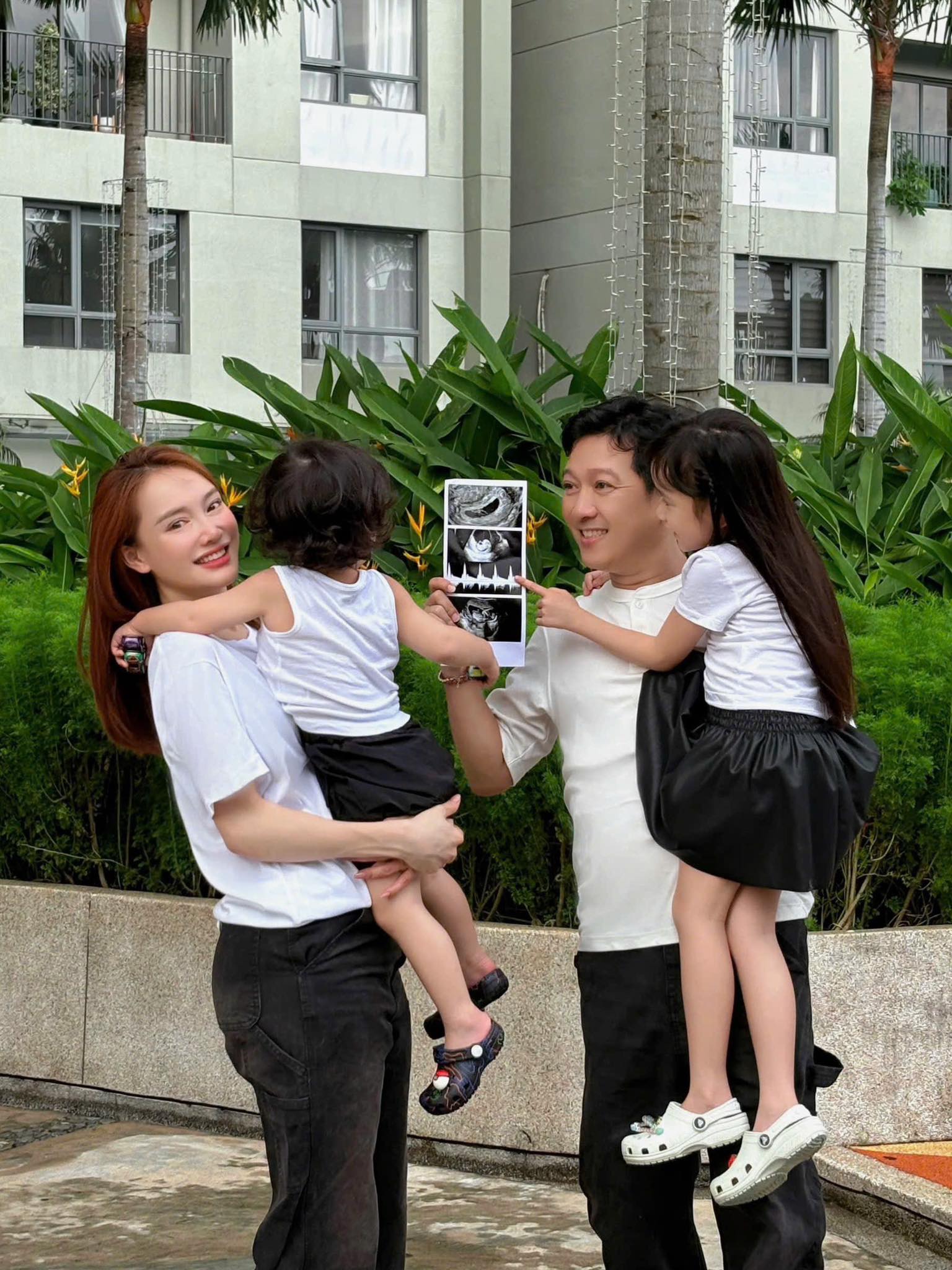 Trường Giang công khai ảnh rõ nét dung mạo con trai- Ảnh 5. Trường Giang công khai ảnh rõ nét dung mạo con trai- Ảnh 5.