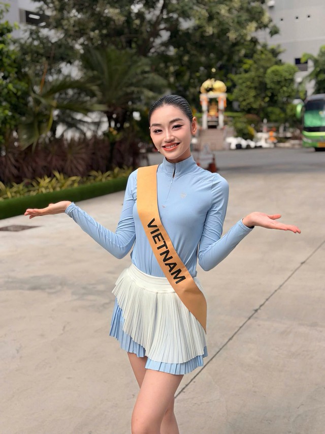 Hoa hậu Yến Nhi phát ngôn gây sốc khi không để ý có người livestream- Ảnh 1. Hoa hậu Yến Nhi phát ngôn gây sốc khi không để ý có người livestream- Ảnh 1.