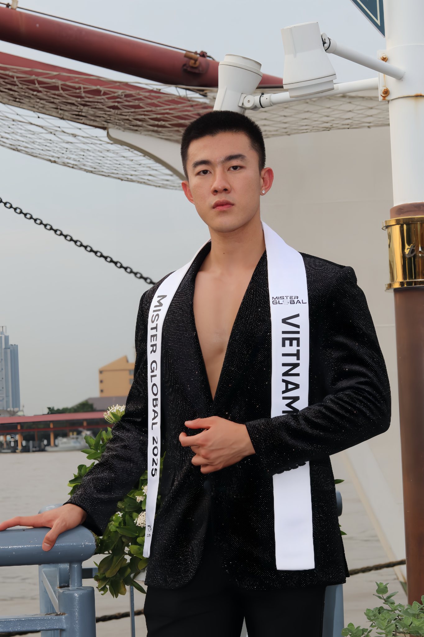 Công Vinh nhập viện cấp cứu- Ảnh 4.