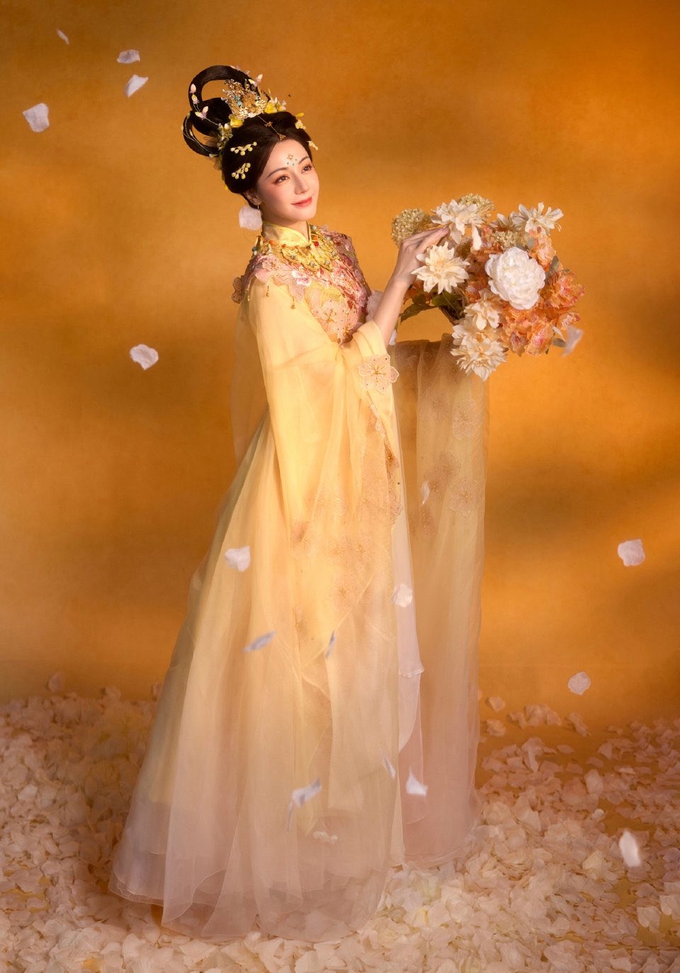 Ngàn vạn mỹ nhân đều thua chị Hằng đẹp nhất Trung Thu 2025: Tiên khí đầy người ngắm mà mê, không phân biệt nổi thật hay mơ- Ảnh 6. Ngàn vạn mỹ nhân đều thua chị Hằng đẹp nhất Trung Thu 2025: Tiên khí đầy người ngắm mà mê, không phân biệt nổi thật hay mơ- Ảnh 6.