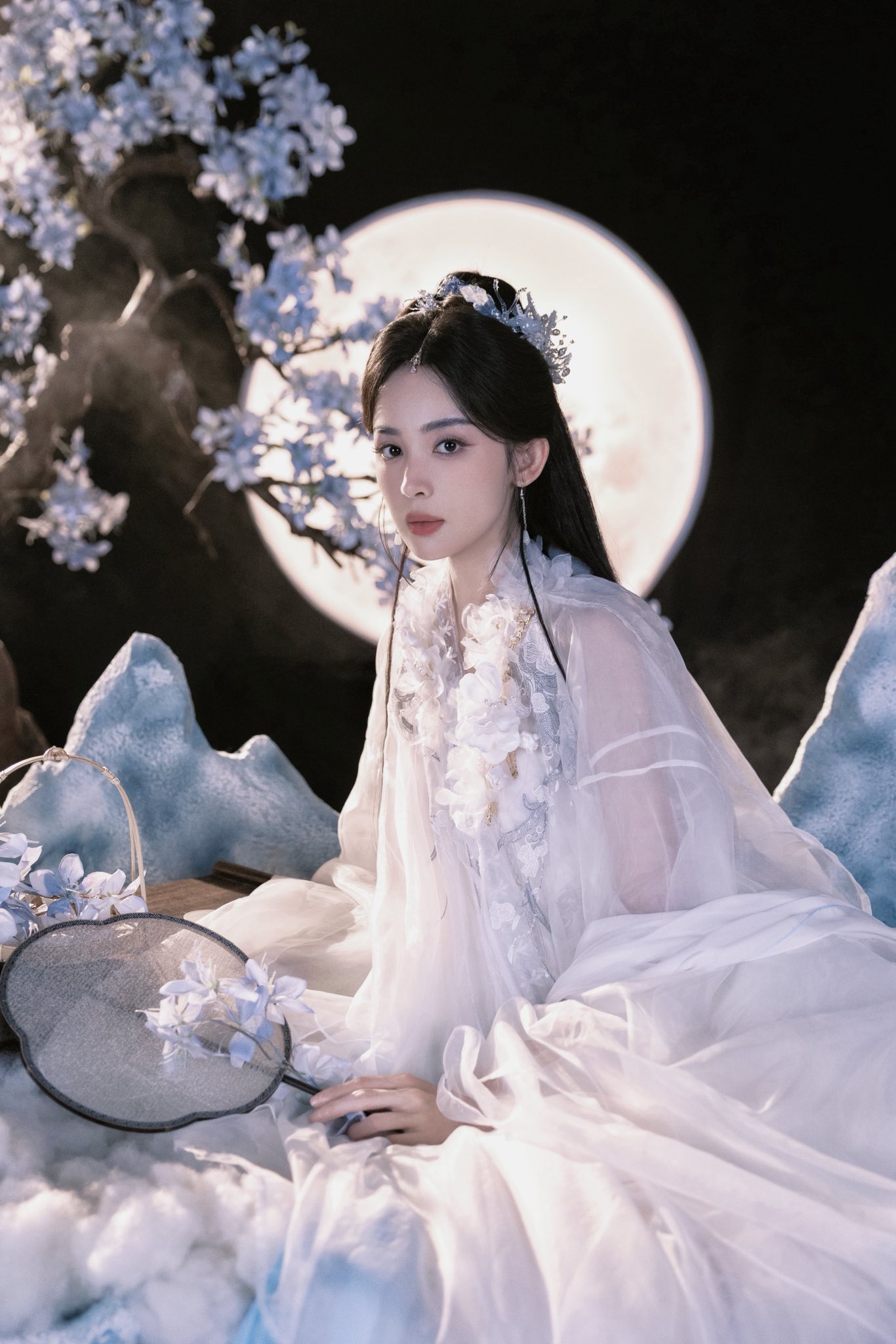 Hằng Nga trên cung trăng xuống nhân gian làm gì thế này: Nhan sắc hơn cả vô thực, ngắm xong cả đời chẳng muốn yêu ai- Ảnh 10.