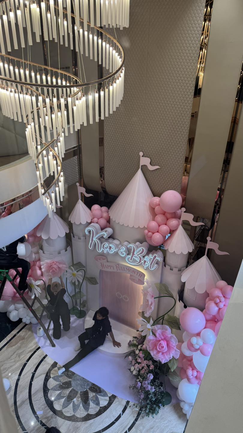 Thấy gì bên trong 2 biệt thự trên 100 tỷ của Hoàng Hường?- Ảnh 11.