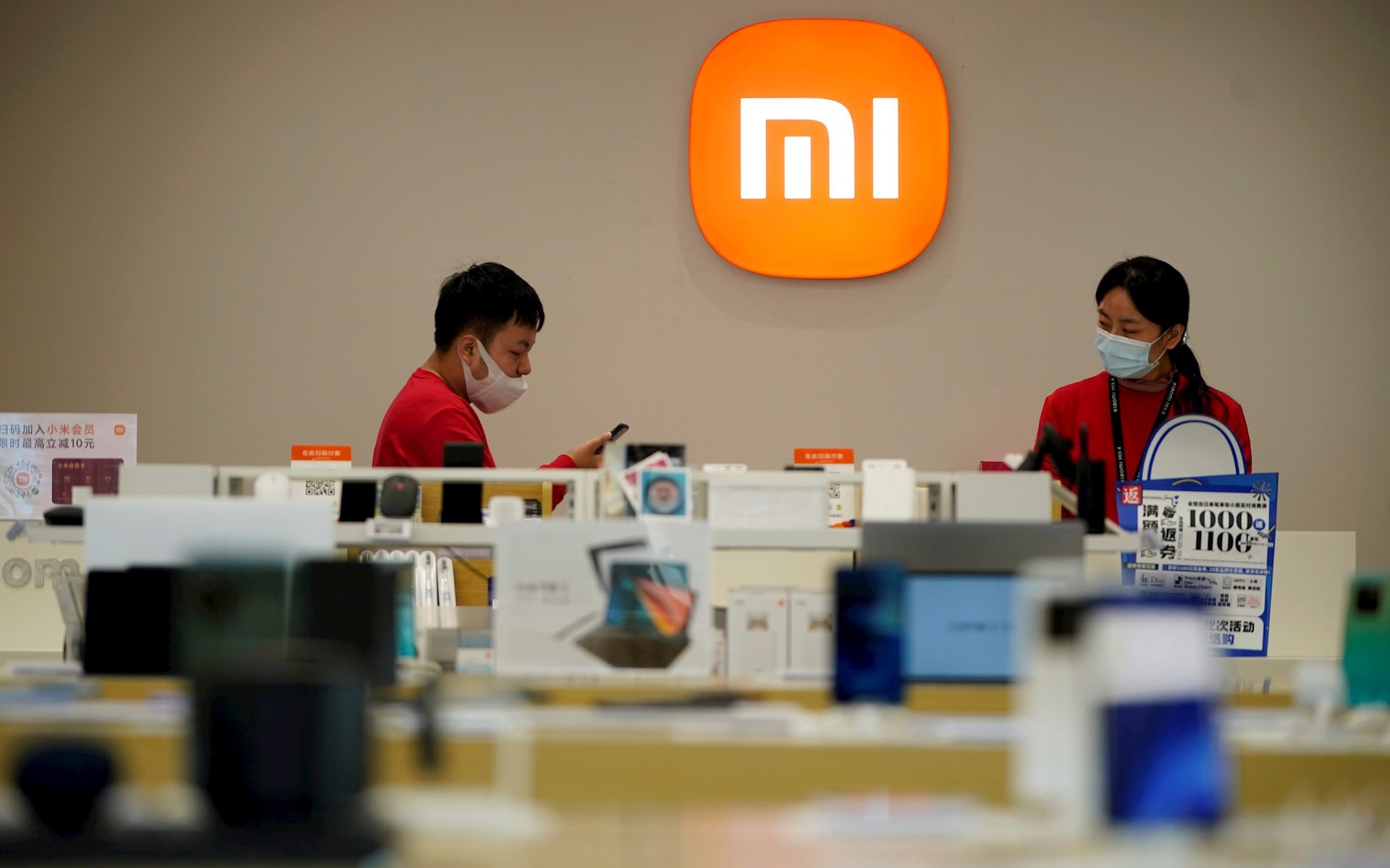 'Bắt chước iPhone nhiều đến phát ngại', vì sao điện thoại Xiaomi vẫn rất được ưa chuộng ở Việt Nam?