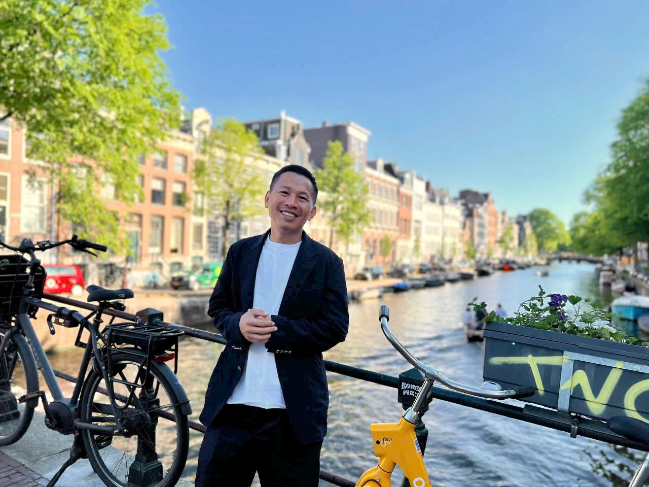 Anh thợ t&oacute;c qu&ecirc; Đồng Nai bị ch&ecirc; &ldquo;cắt 2.000 đồng l&agrave;m m&agrave;u&rdquo; giờ đ&atilde; vươn m&igrave;nh ra thế giới- Ảnh 1.