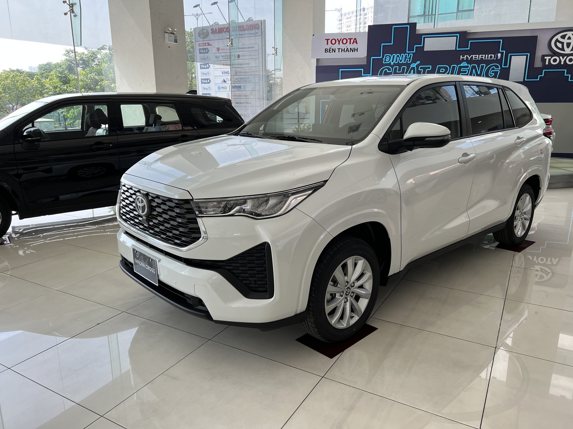 Tin tức giá xe ngày 5-10: Những mẫu ô tô giảm giá mạnh đầu tháng 10- Ảnh 1.