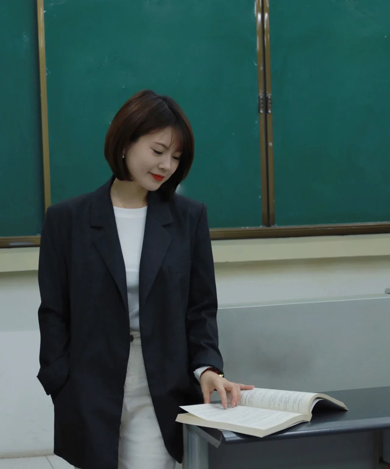 C&ocirc; gi&aacute;o tiếng Anh trở th&agrave;nh t&acirc;m điểm tr&ecirc;n MXH- Ảnh 2.