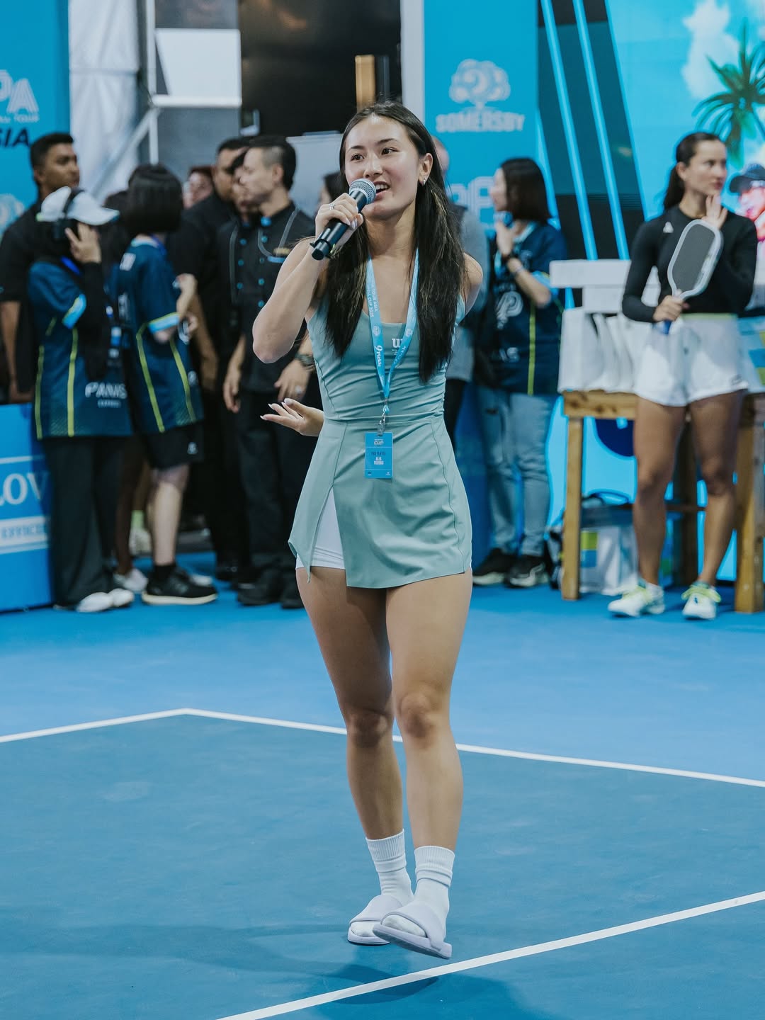 Alix Trương l&agrave; ai m&agrave; hot đ&ugrave;ng đ&ugrave;ng, xả loạt ảnh ở Việt Nam to&agrave;n thấy đ&aacute;nh pickleball v&agrave; ăn b&aacute;nh m&igrave;?- Ảnh 12.