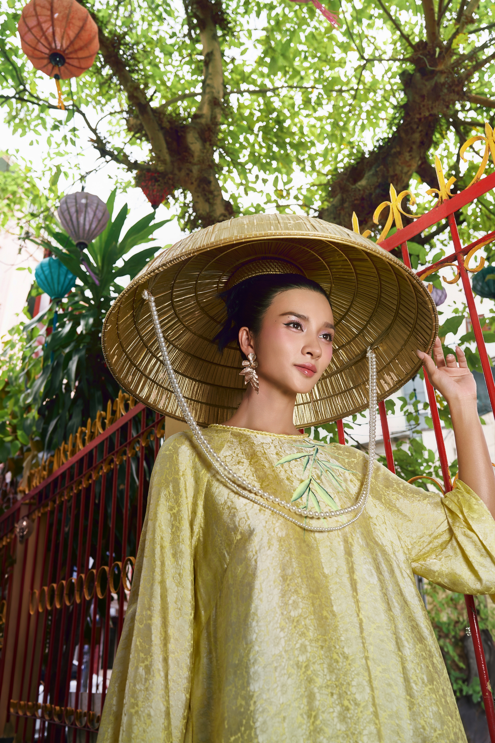 NSƯT Kim Tuyến khoe sắc vóc U40 với "Giấc mộng đêm Trung thu"- Ảnh 1. NSƯT Kim Tuyến khoe sắc vóc U40 với "Giấc mộng đêm Trung thu"- Ảnh 1.
