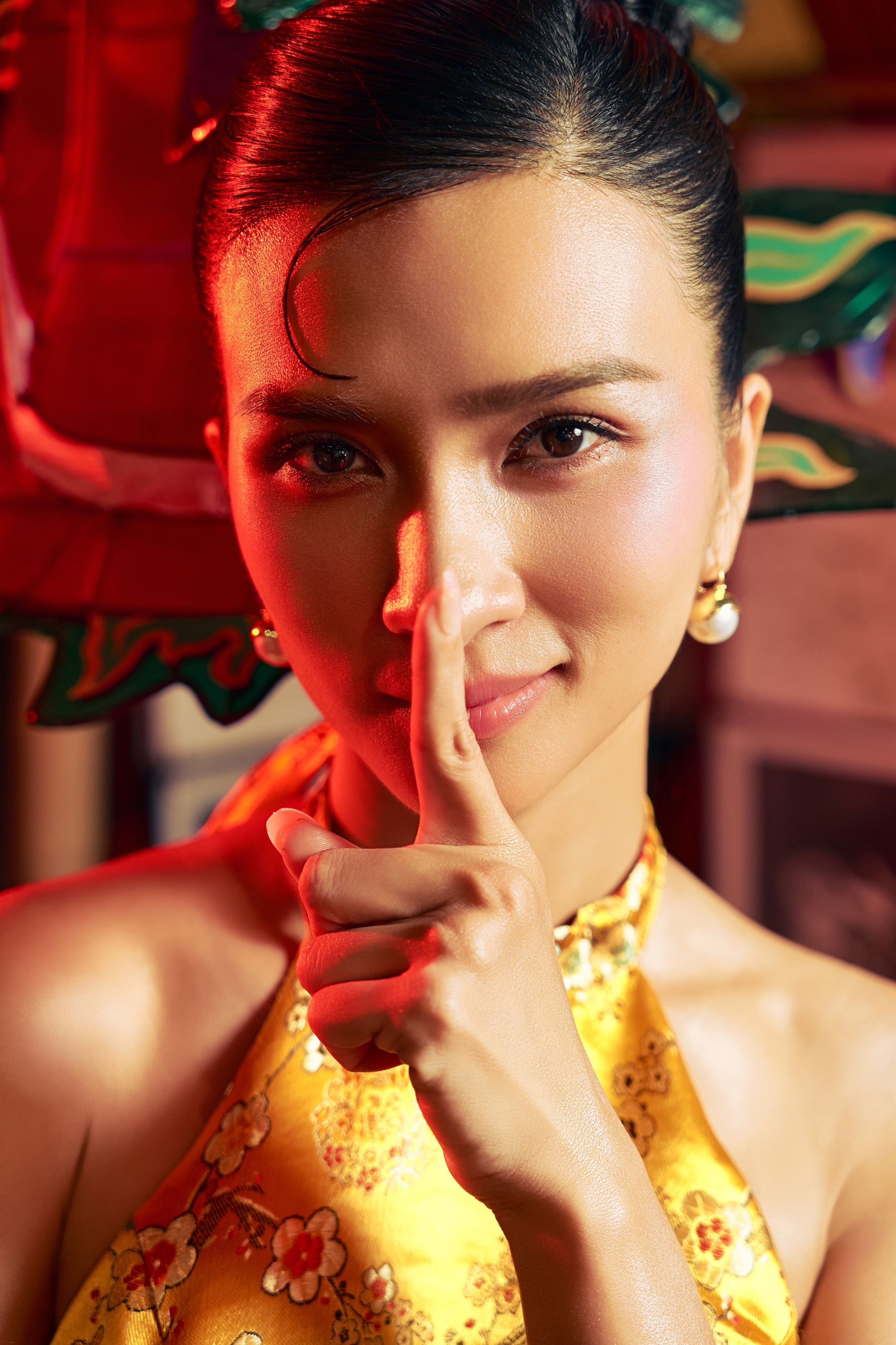 NSƯT Kim Tuyến khoe sắc vóc U40 với "Giấc mộng đêm Trung thu"- Ảnh 8. NSƯT Kim Tuyến khoe sắc vóc U40 với "Giấc mộng đêm Trung thu"- Ảnh 8.