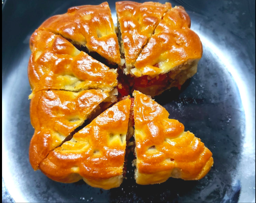 Bóc hộp bánh Trung thu người yêu con trai biếu, cả gia đình bị sốc: Lời bao biện thật khó "nuốt trôi"- Ảnh 1.