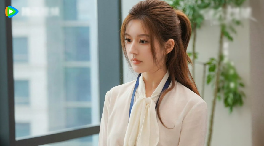 Cục Điện ảnh xử lý mạnh tay vụ phim của Triệu Lộ Tư có đường lưỡi bò, 2 công ty lớn lập tức tạm dừng hoạt động- Ảnh 3.