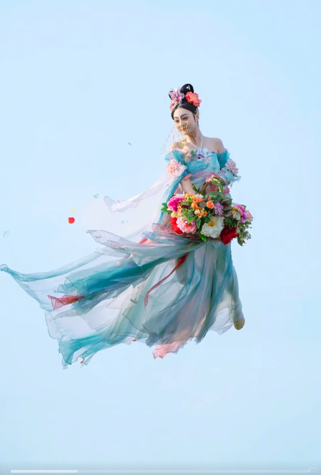 "Vén mặt chị Hằng" đang hot mùa Trung thu, cao điểm phải bay lên trời 6 lần/ngày- Ảnh 5. "Vén mặt chị Hằng" đang hot mùa Trung thu, cao điểm phải bay lên trời 6 lần/ngày- Ảnh 5.