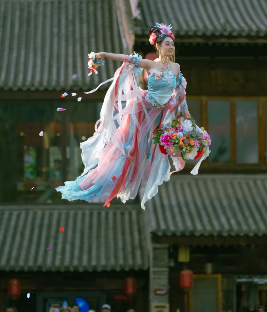 "Vén mặt chị Hằng" đang hot mùa Trung thu, cao điểm phải bay lên trời 6 lần/ngày- Ảnh 23. "Vén mặt chị Hằng" đang hot mùa Trung thu, cao điểm phải bay lên trời 6 lần/ngày- Ảnh 23.