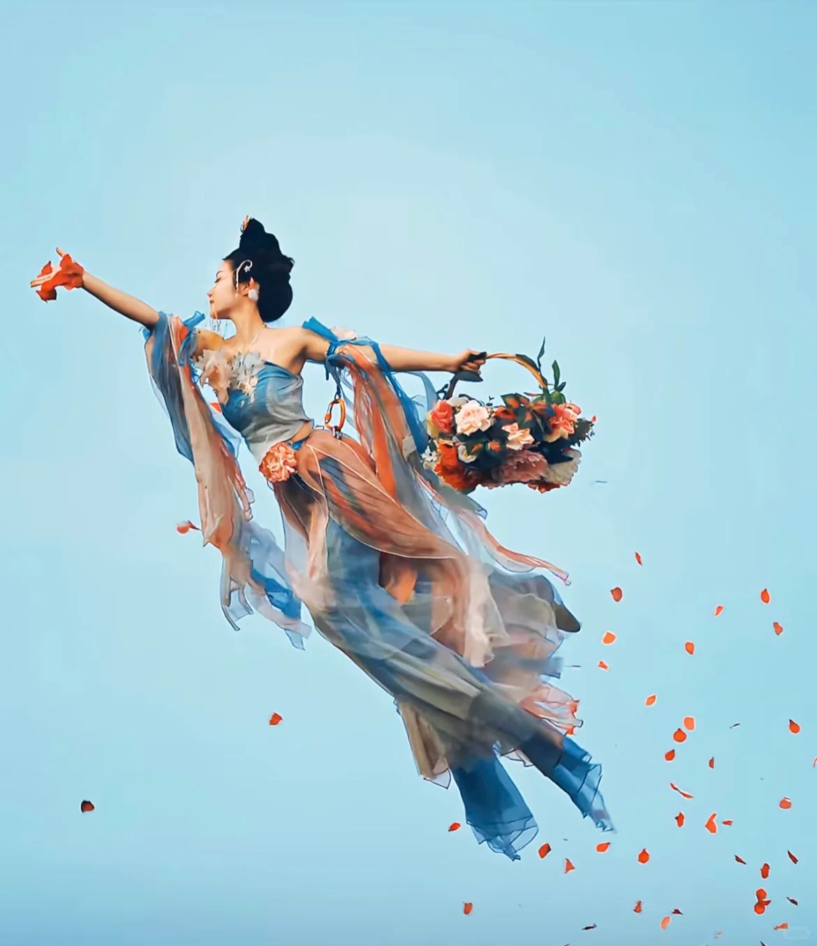 "Vén mặt chị Hằng" đang hot mùa Trung thu, cao điểm phải bay lên trời 6 lần/ngày- Ảnh 8. "Vén mặt chị Hằng" đang hot mùa Trung thu, cao điểm phải bay lên trời 6 lần/ngày- Ảnh 8.