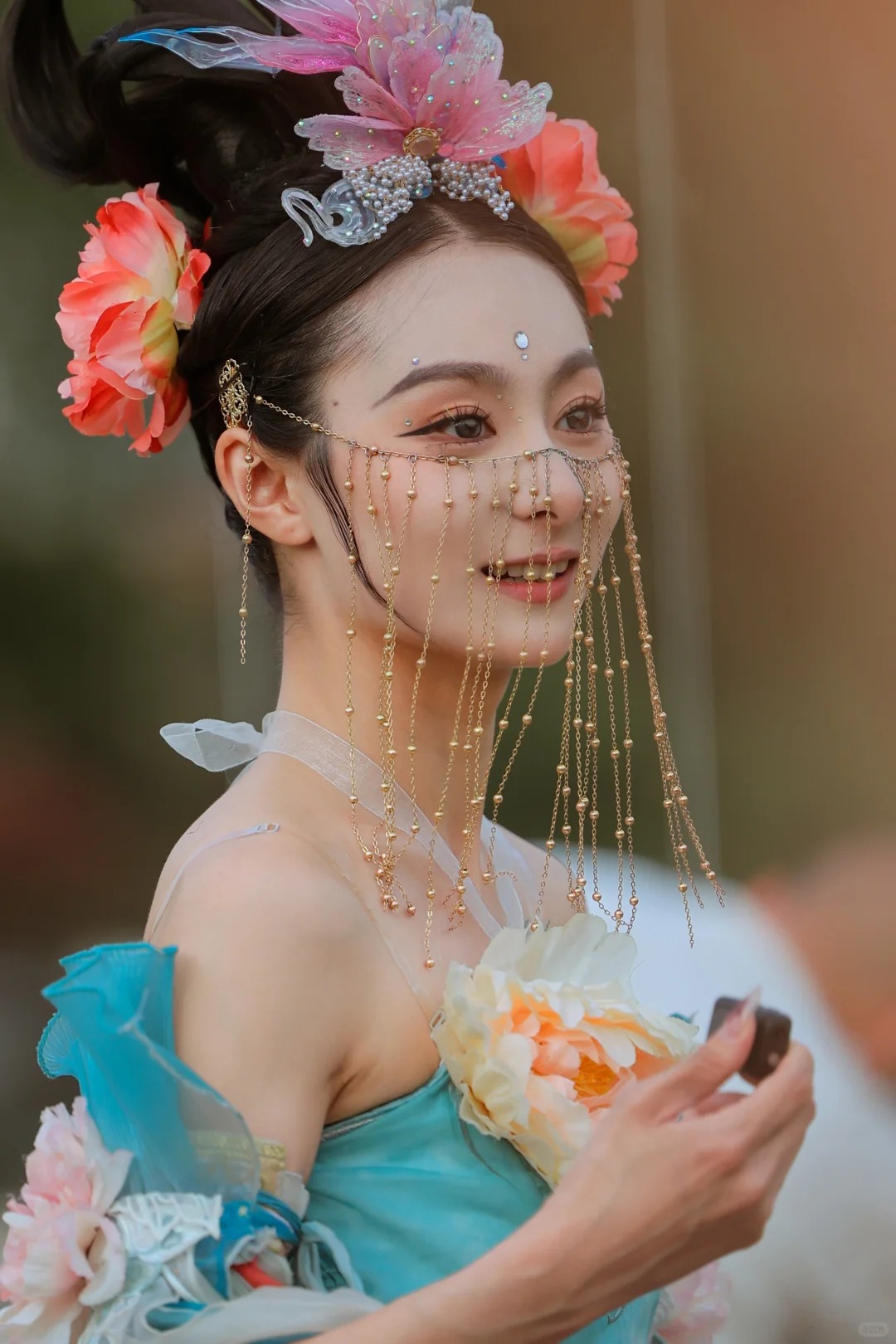 "Vén mặt chị Hằng" đang hot mùa Trung thu, cao điểm phải bay lên trời 6 lần/ngày- Ảnh 10. "Vén mặt chị Hằng" đang hot mùa Trung thu, cao điểm phải bay lên trời 6 lần/ngày- Ảnh 10.