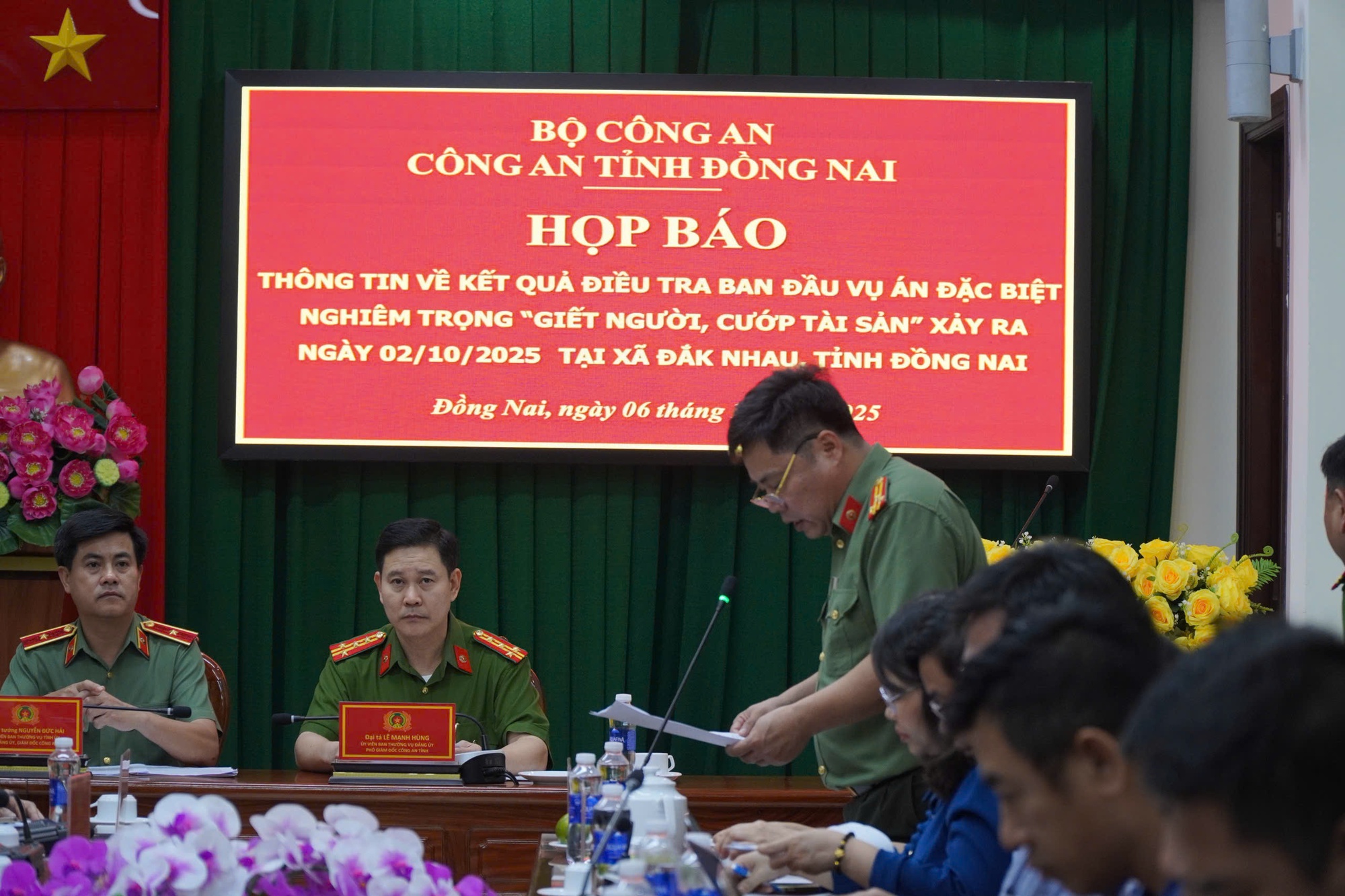 Khởi tố, bắt tạm giam kẻ bắn chết 3 người trong 1 gia đình ở Đồng Nai- Ảnh 2. Khởi tố, bắt tạm giam kẻ bắn chết 3 người trong 1 gia đình ở Đồng Nai- Ảnh 2.