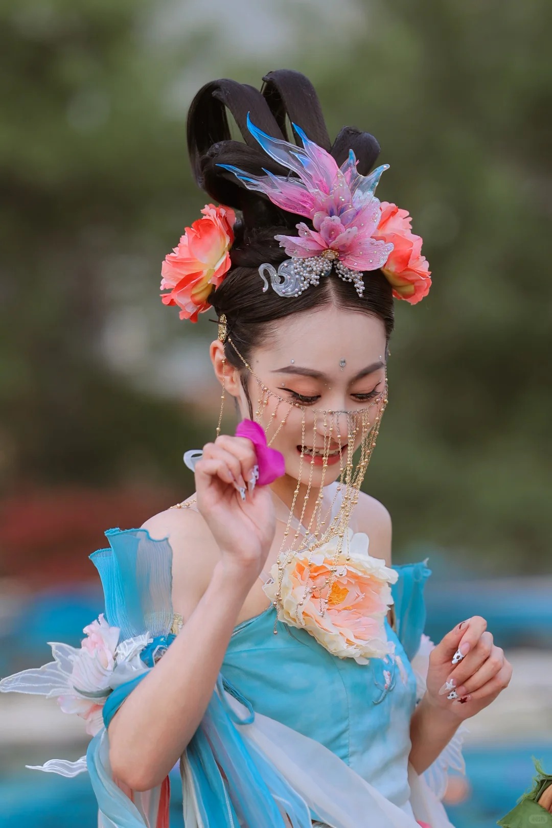 "Vén mặt chị Hằng" đang hot mùa Trung thu, cao điểm phải bay lên trời 6 lần/ngày- Ảnh 11. "Vén mặt chị Hằng" đang hot mùa Trung thu, cao điểm phải bay lên trời 6 lần/ngày- Ảnh 11.