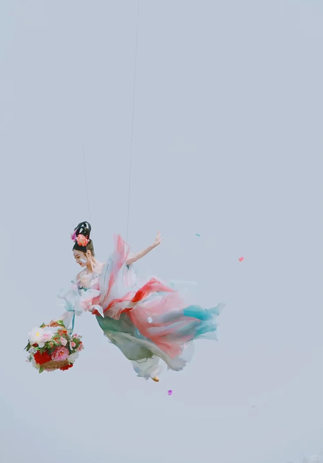 "Vén mặt chị Hằng" đang hot mùa Trung thu, cao điểm phải bay lên trời 6 lần/ngày- Ảnh 20. "Vén mặt chị Hằng" đang hot mùa Trung thu, cao điểm phải bay lên trời 6 lần/ngày- Ảnh 20.