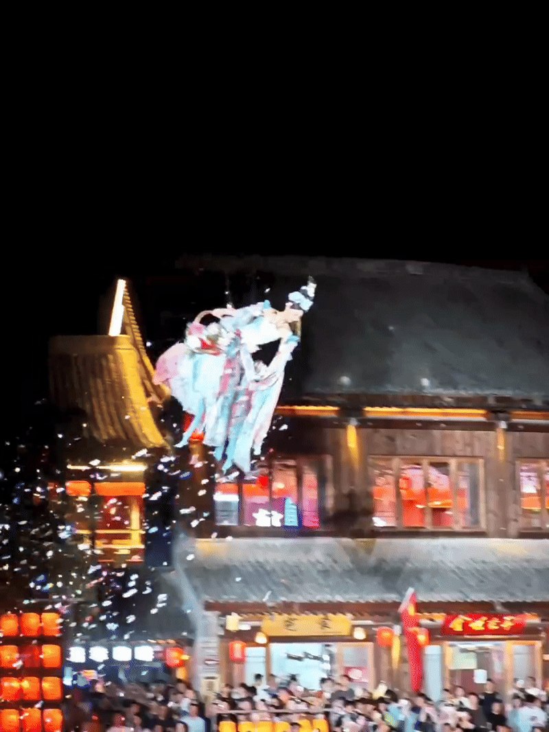 "Vén mặt chị Hằng" đang hot mùa Trung thu, cao điểm phải bay lên trời 6 lần/ngày- Ảnh 2. "Vén mặt chị Hằng" đang hot mùa Trung thu, cao điểm phải bay lên trời 6 lần/ngày- Ảnh 2.