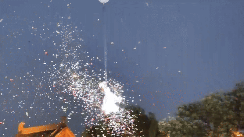 "Vén mặt chị Hằng" đang hot mùa Trung thu, cao điểm phải bay lên trời 6 lần/ngày- Ảnh 4. "Vén mặt chị Hằng" đang hot mùa Trung thu, cao điểm phải bay lên trời 6 lần/ngày- Ảnh 4.