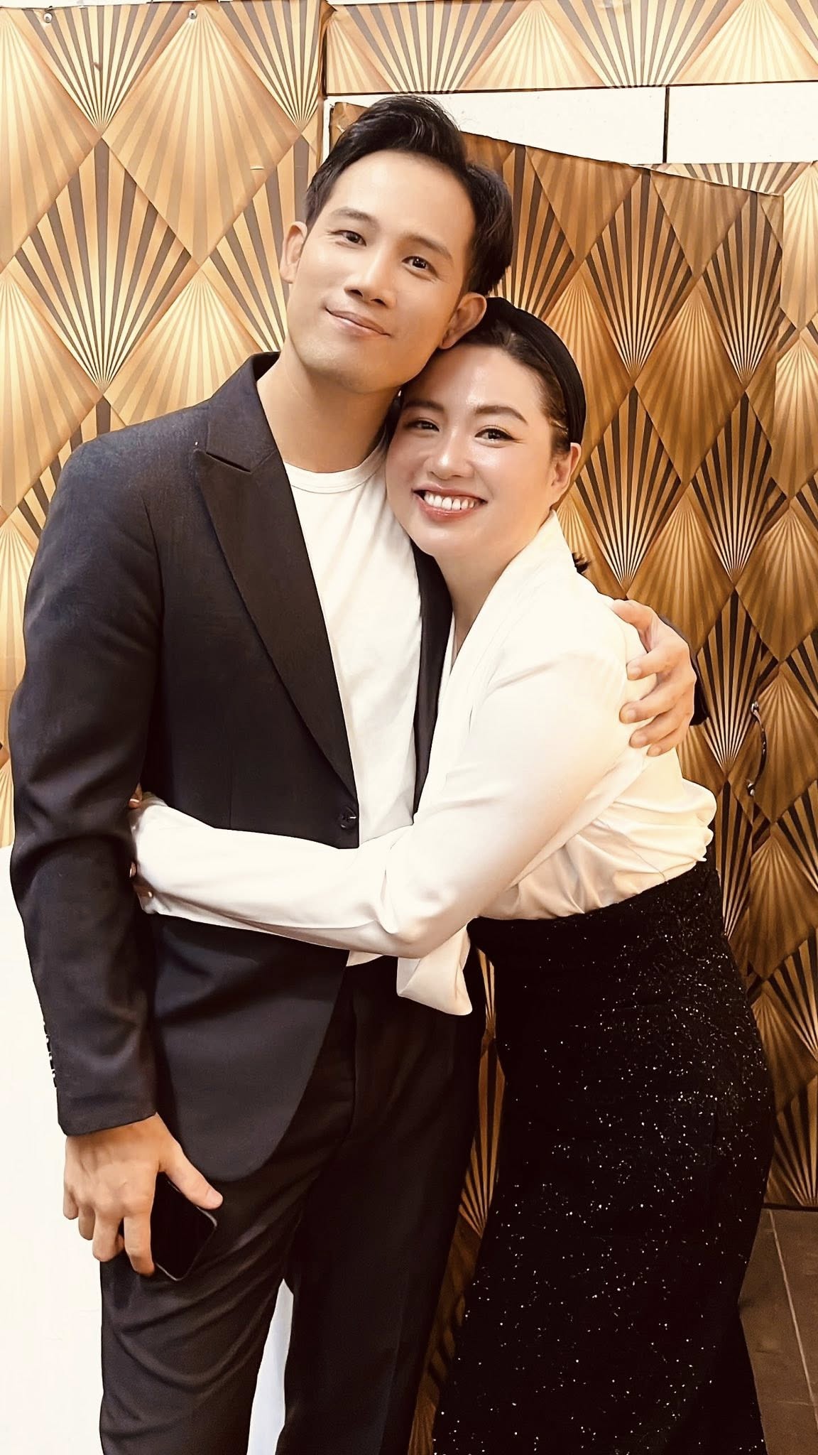 Nam thần Vbiz 20 năm rồi vẫn chẳng chịu già, còn giữ “kỷ lục” cả showbiz không ai dám giành - Ảnh 8. Nam thần Vbiz 20 năm rồi vẫn chẳng chịu già, còn giữ “kỷ lục” cả showbiz không ai dám giành - Ảnh 8.