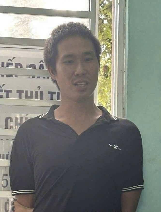 Nghi phạm sát hại 3 người ở Đồng Nai: Thường đăng clip đi phượt bằng xe phân phối lớn trên MXH- Ảnh 1. Nghi phạm sát hại 3 người ở Đồng Nai: Thường đăng clip đi phượt bằng xe phân phối lớn trên MXH- Ảnh 1.