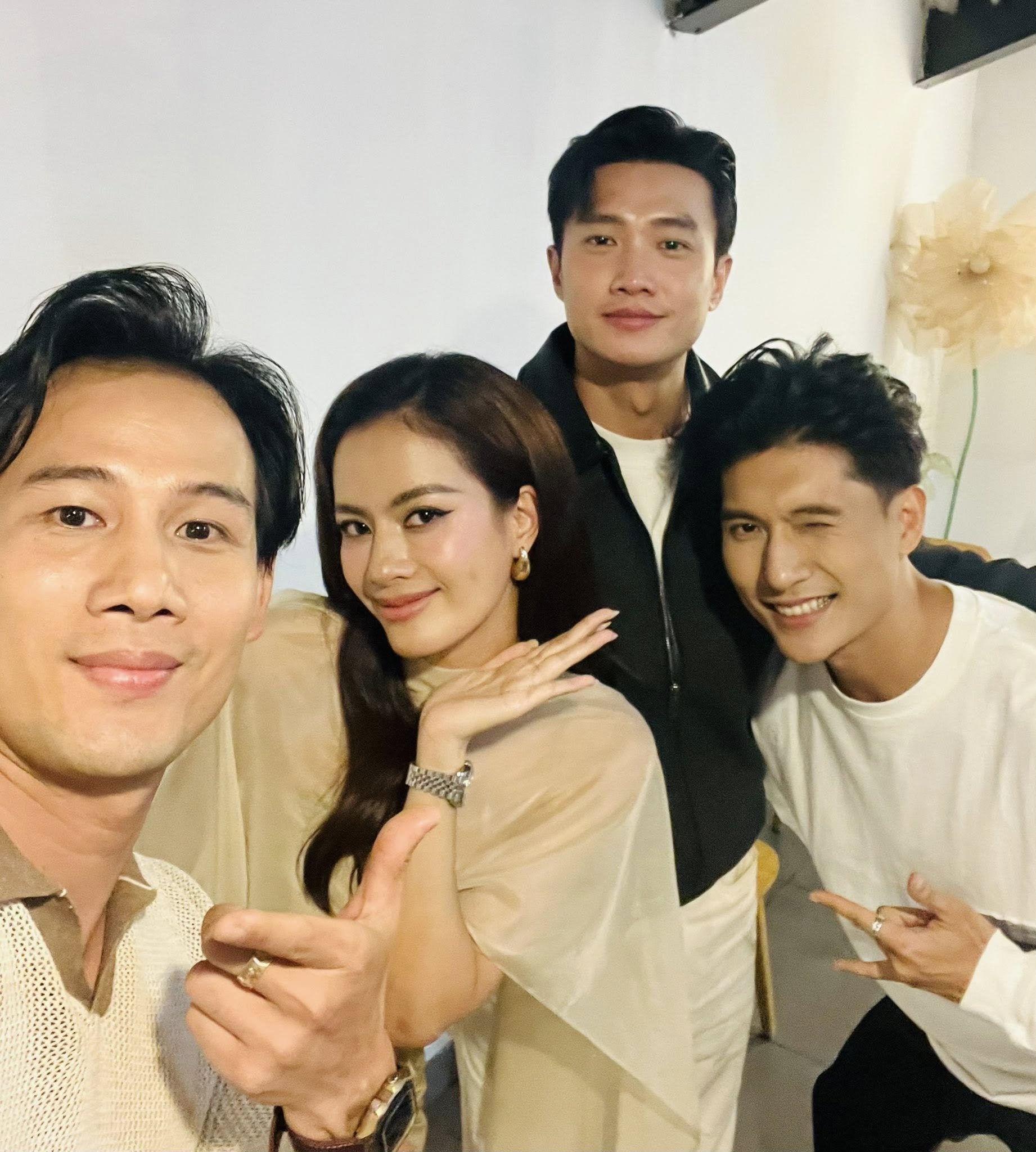 Nam thần Vbiz 20 năm rồi vẫn chẳng chịu già, còn giữ “kỷ lục” cả showbiz không ai dám giành - Ảnh 7. Nam thần Vbiz 20 năm rồi vẫn chẳng chịu già, còn giữ “kỷ lục” cả showbiz không ai dám giành - Ảnh 7.